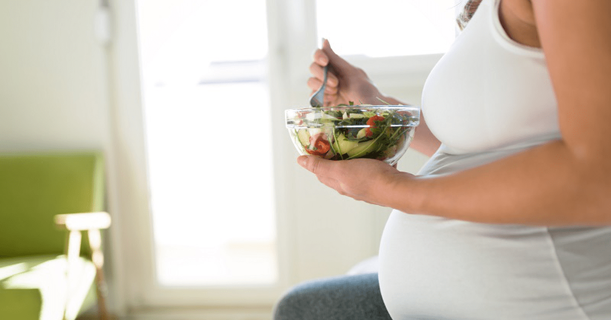 Постятся ли беременные. Вредная еда беременным. Странные сочетания в еде беременности.